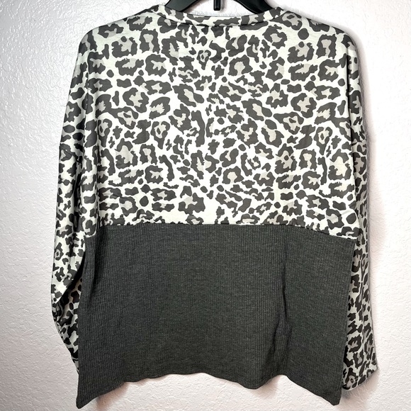 RXRXCOCO Leopard Animal Print Pullover Sweater Cozy Chic Top Size Small New! - Picture 2 of 9